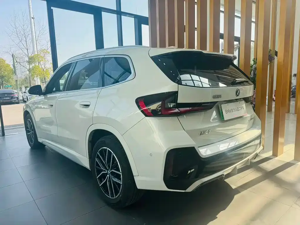 BMW iX1 2024 из CN, фото 10