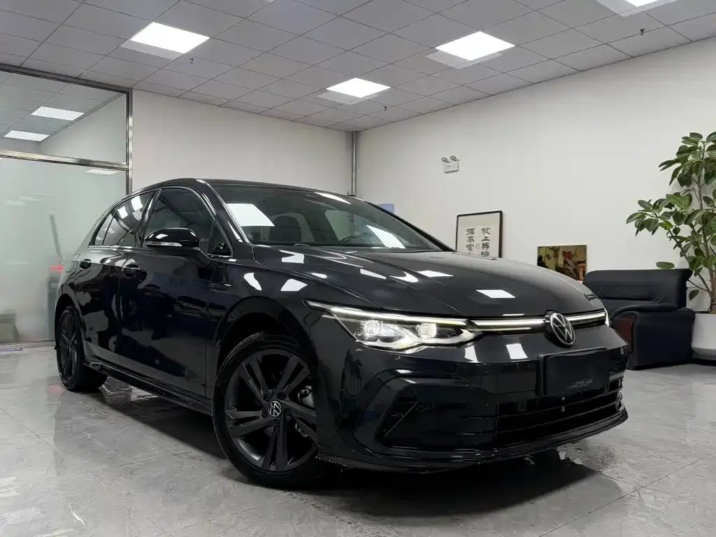 Volkswagen Golf 2021 из CN, фото 2