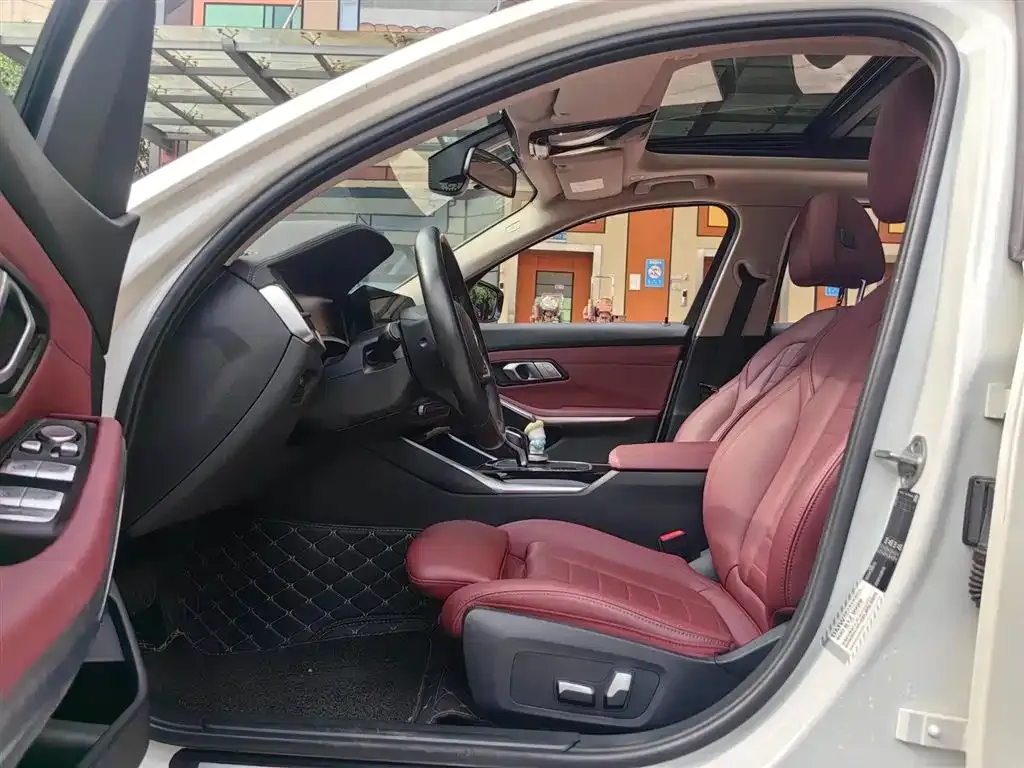 BMW 3 Series 2021 из CN, фото 4