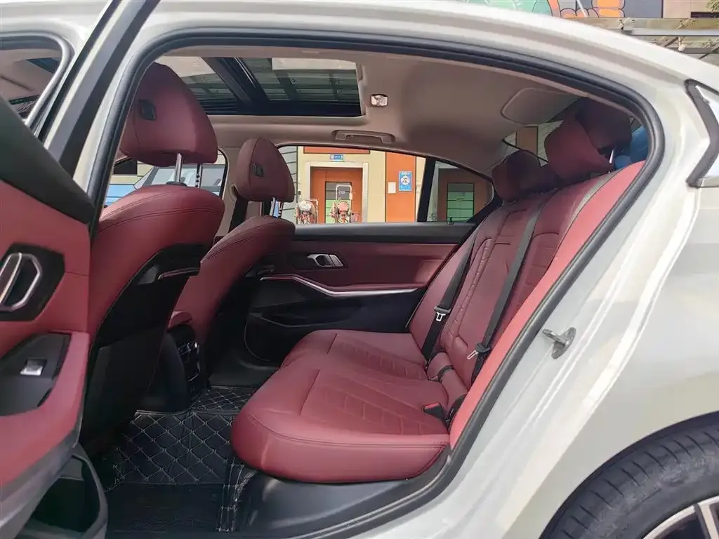 BMW 3 Series 2021 из CN, фото 3