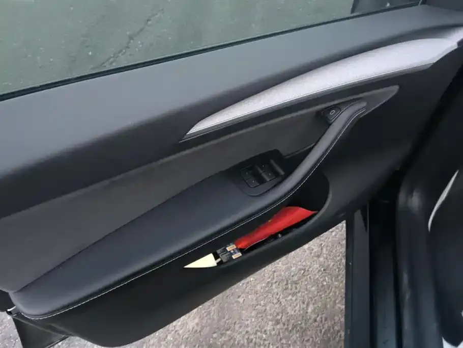 Tesla Model Y 2024 из CN, фото 4