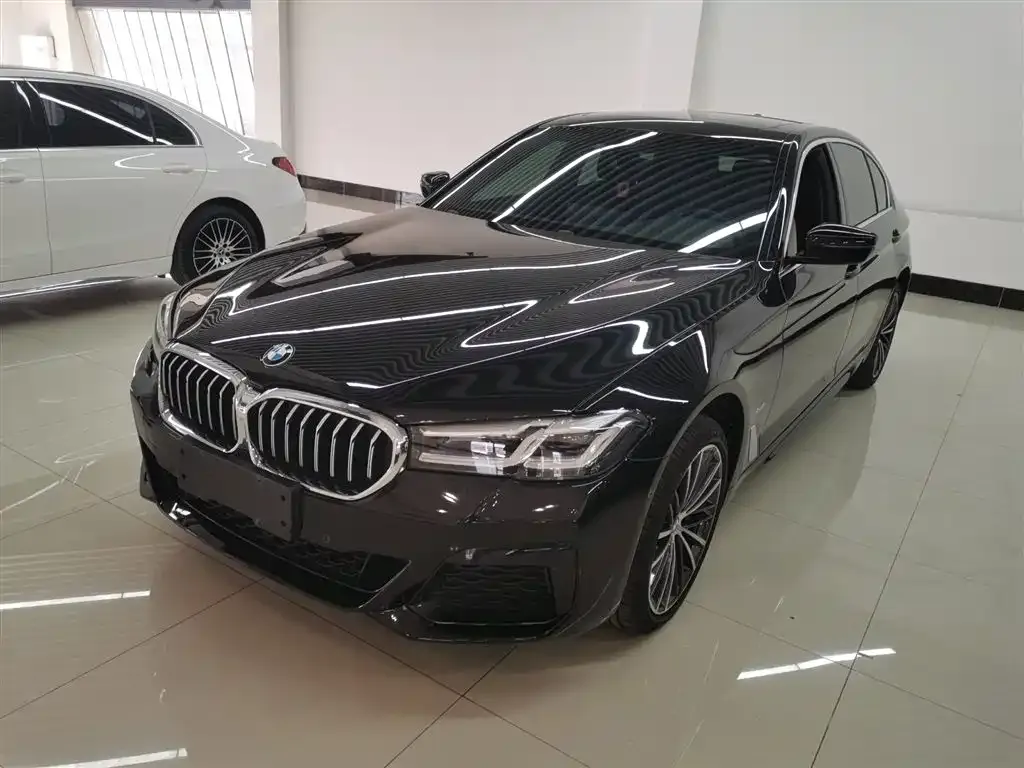 BMW 5 Series — фото 1
