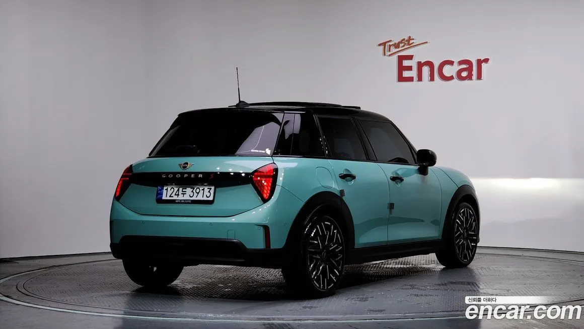 Mini Cooper 2025 из KR, фото 3