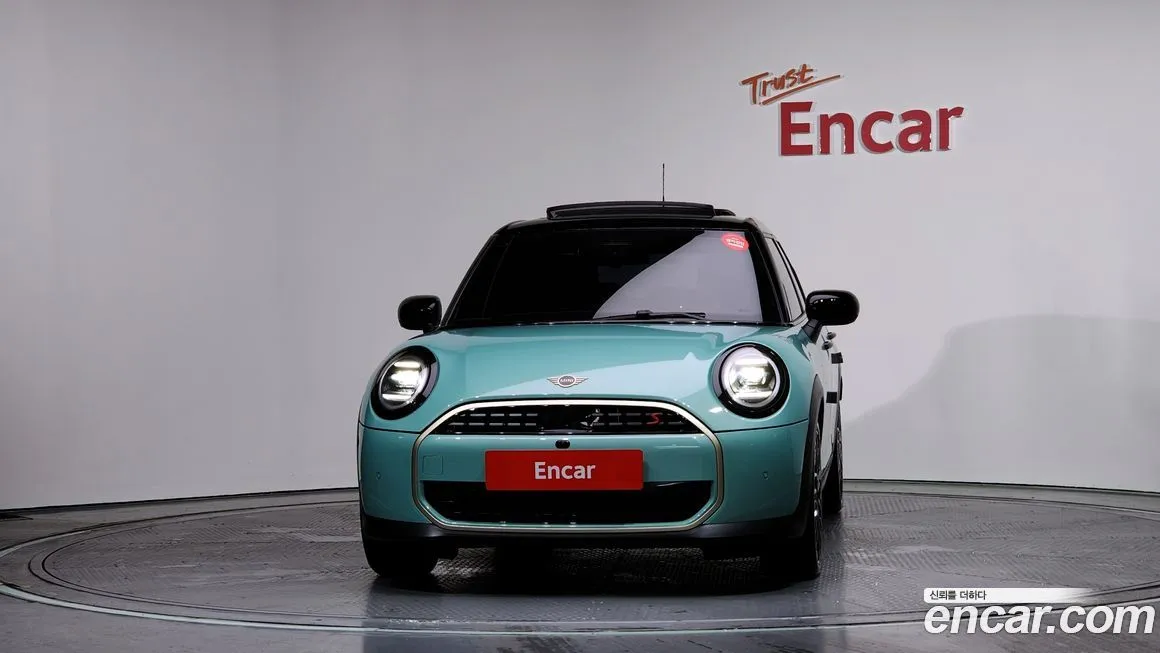 Mini Cooper 2025 из KR, фото 2