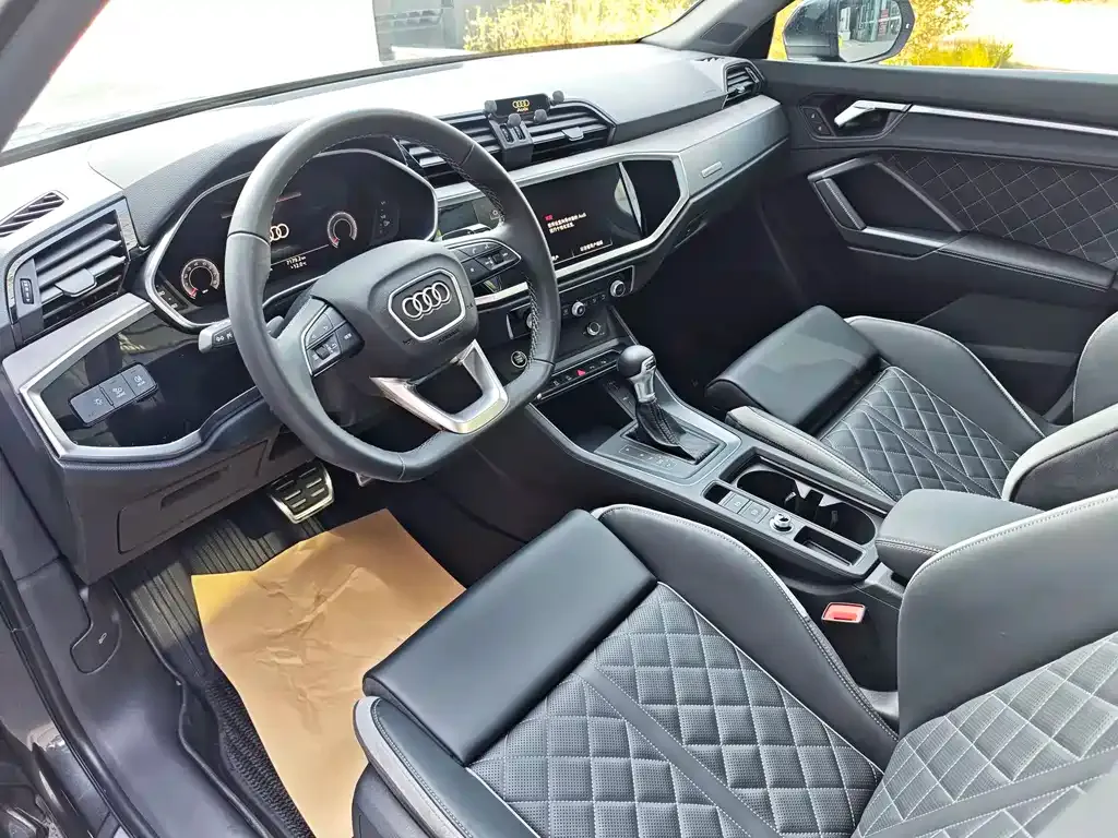 Audi Q3 — фото 10