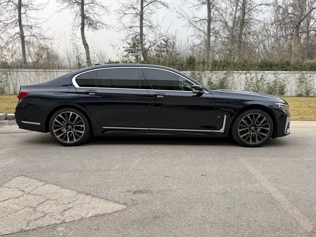 BMW 7 Series 2022 из CN, фото 9