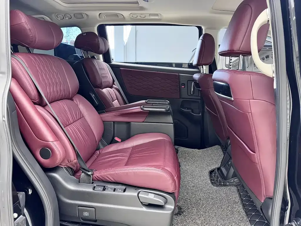 Honda Elysion 2023 из CN, фото 10