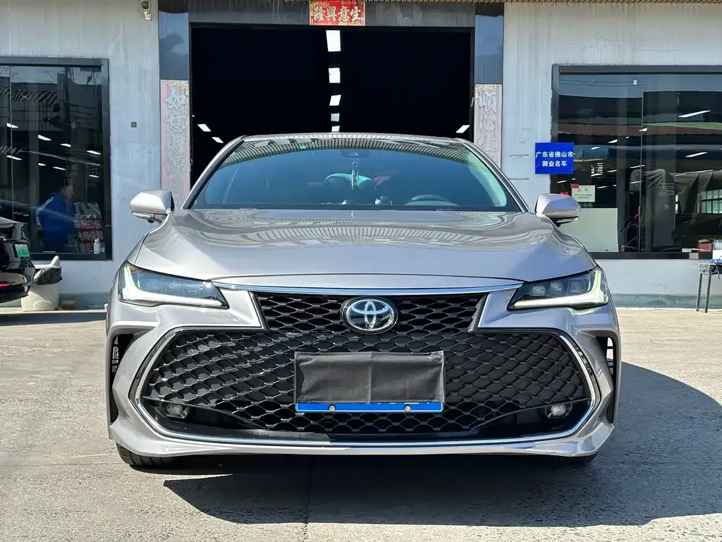 Toyota Avalon — фото 2