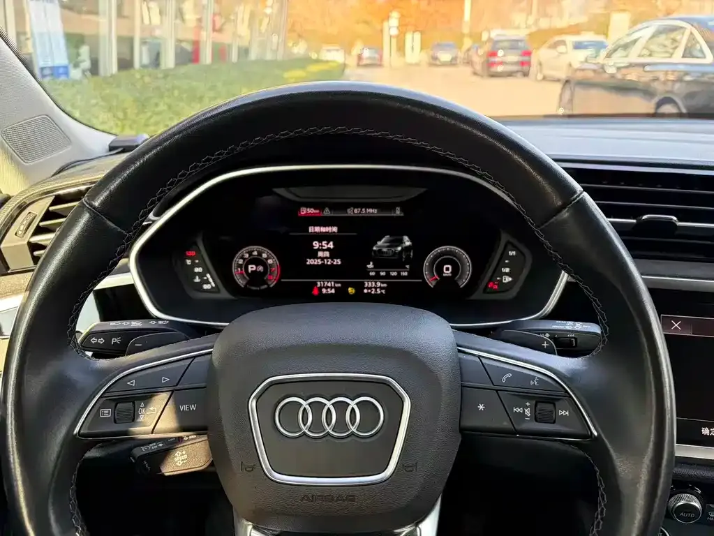 Audi Q3 2024 из CN, фото 7