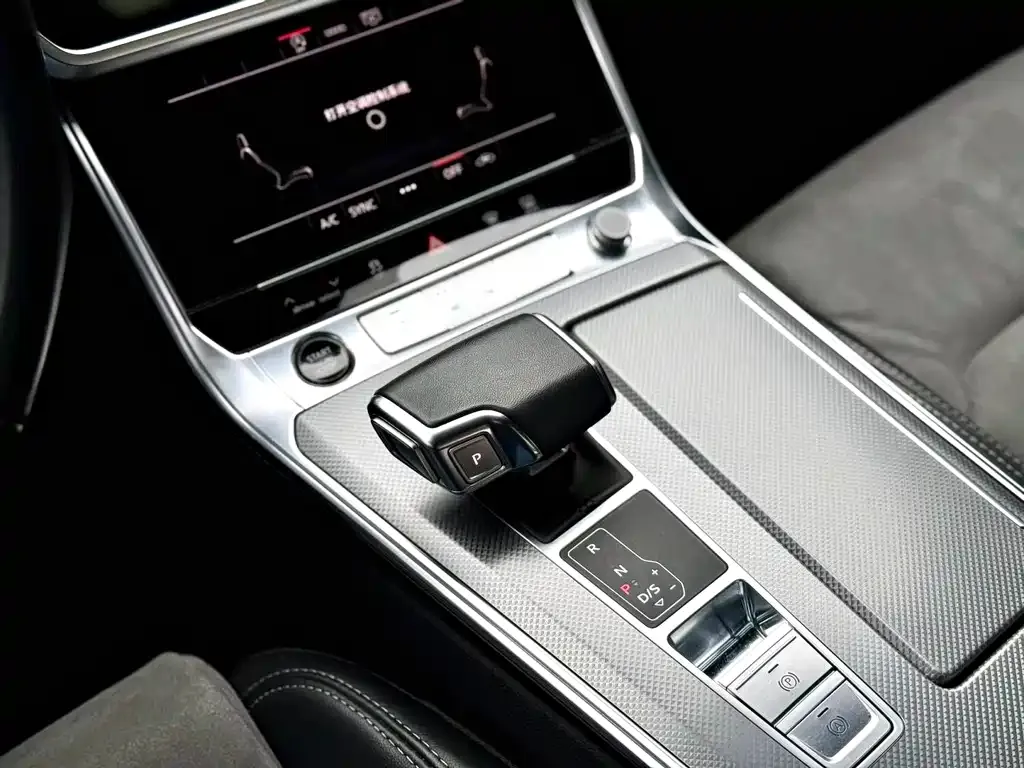 Audi A6L 2023 из CN, фото 6