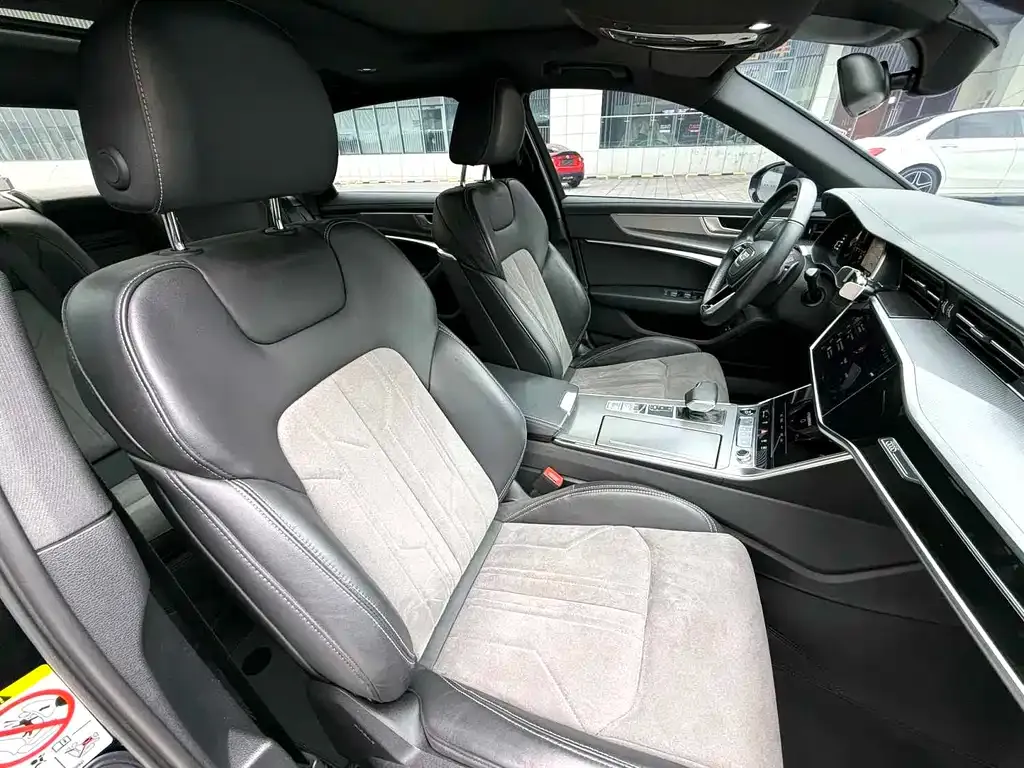 Audi A6L 2023 из CN, фото 5