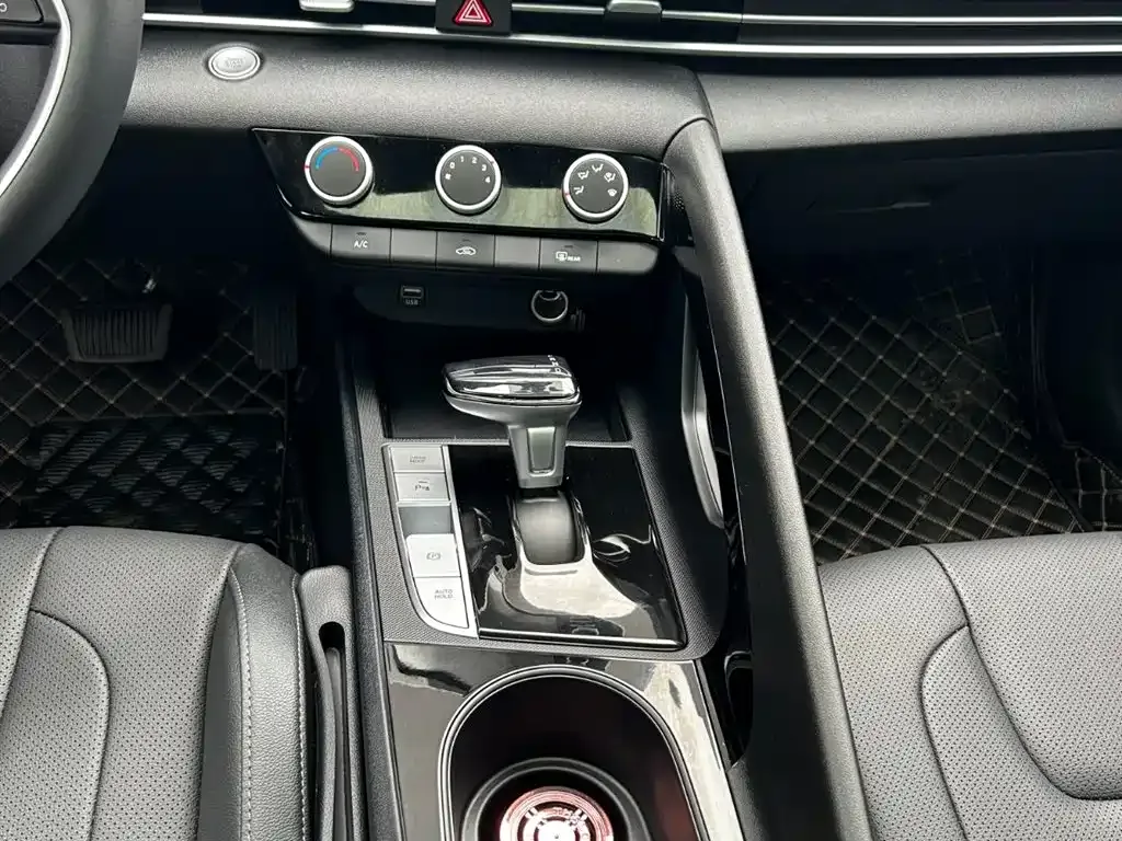 Hyundai Elantra 2023 из CN, фото 6