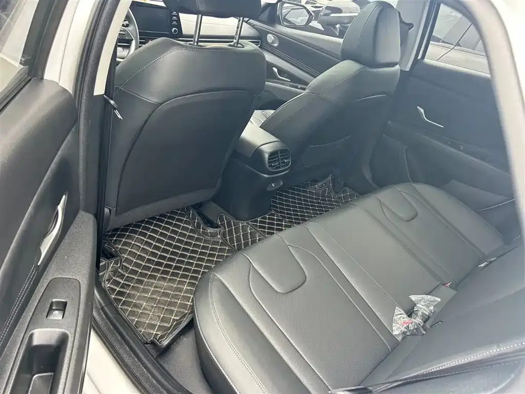 Hyundai Elantra 2023 из CN, фото 10