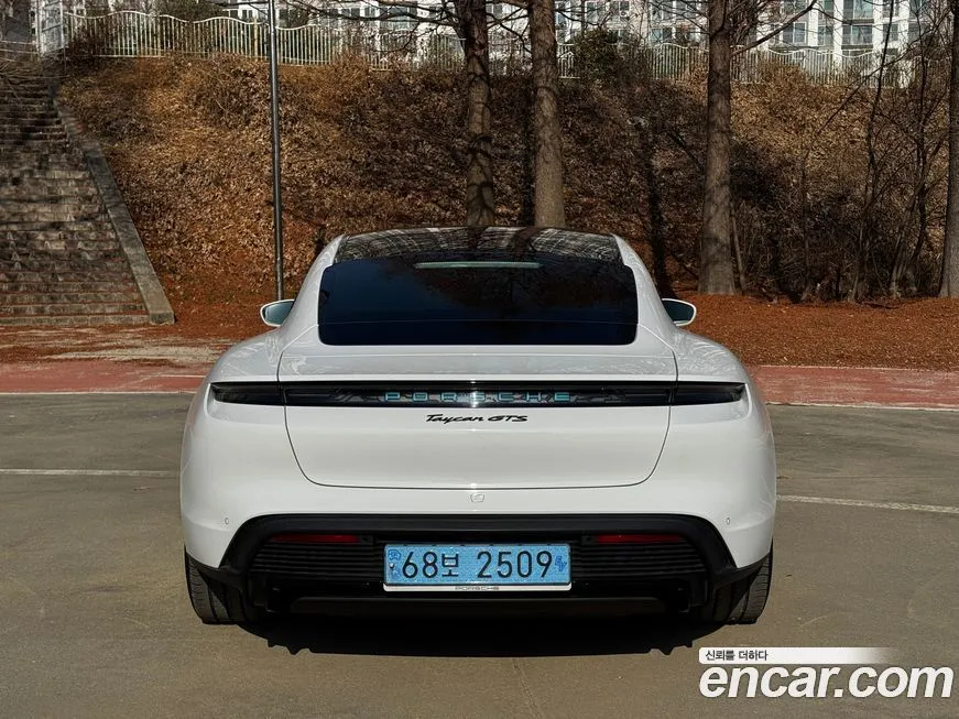 Porsche Taycan 2023 из KR, фото 10