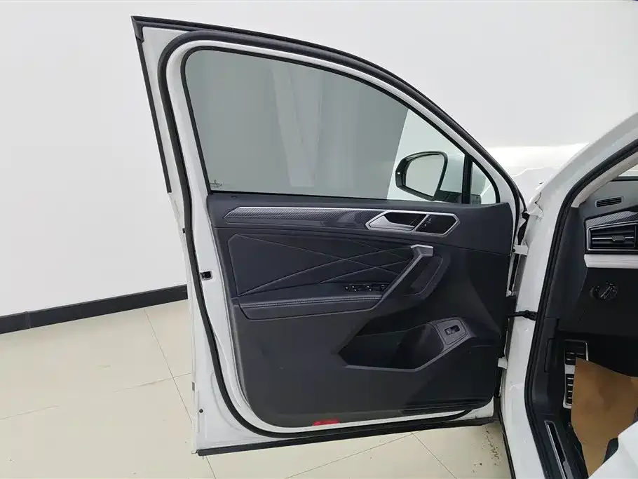 Volkswagen Tiguan L 2024 из CN, фото 7