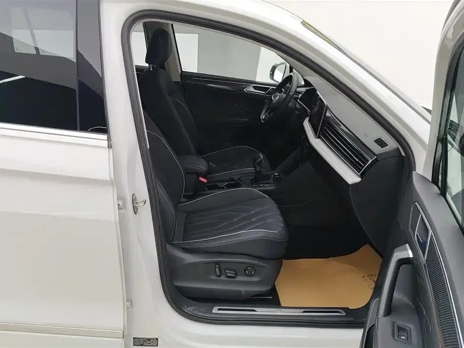 Volkswagen Tiguan L 2024 из CN, фото 8