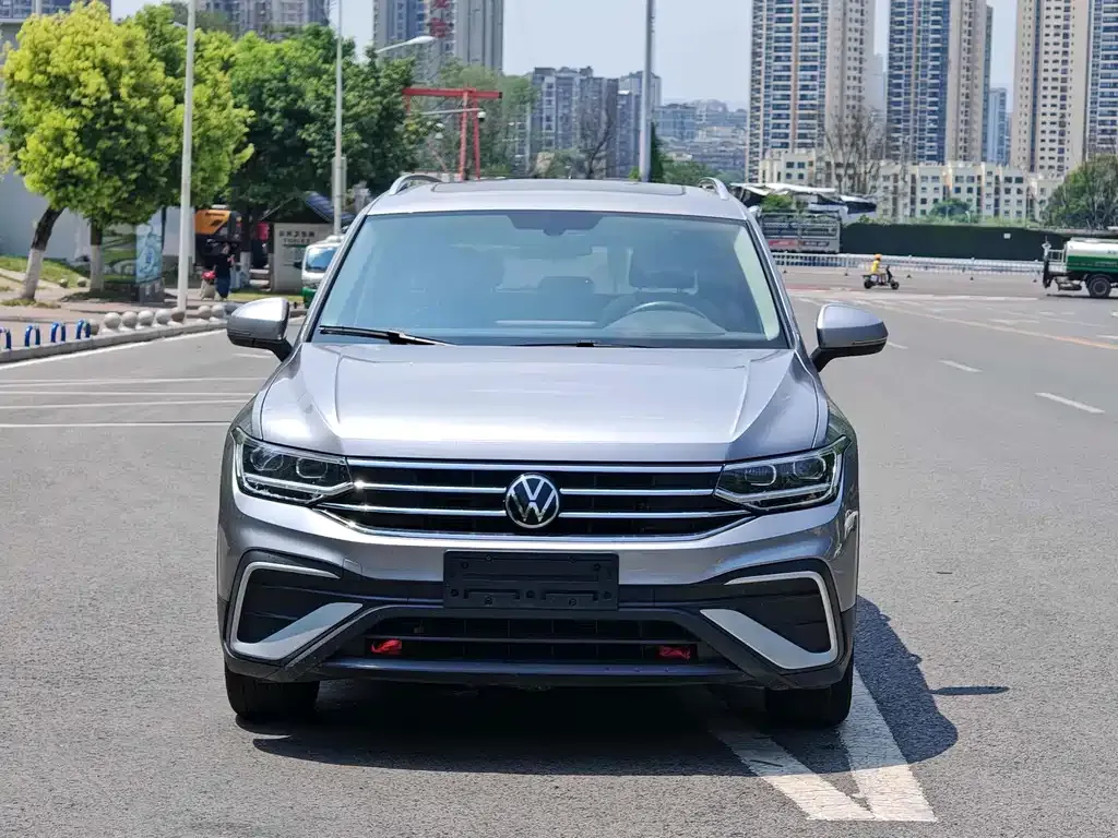 Volkswagen Tiguan L 2022 из CN, фото 3