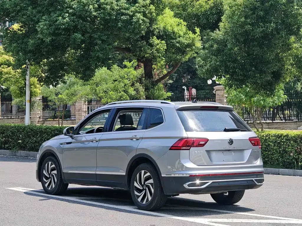 Volkswagen Tiguan L 2022 из CN, фото 4