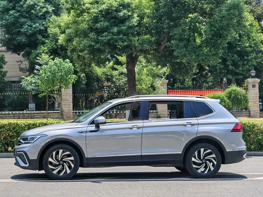 Volkswagen Tiguan L 2022 из CN, фото 6