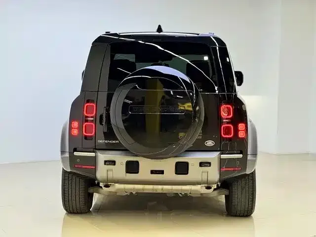 Land Rover Defender — фото 9