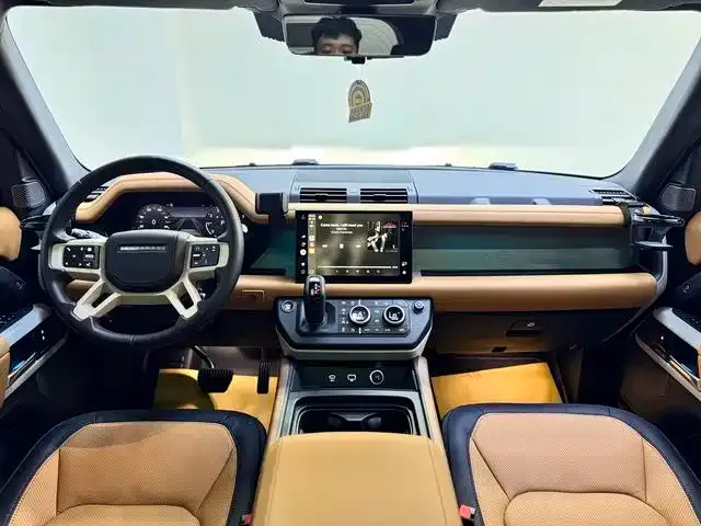 Land Rover Defender — фото 10