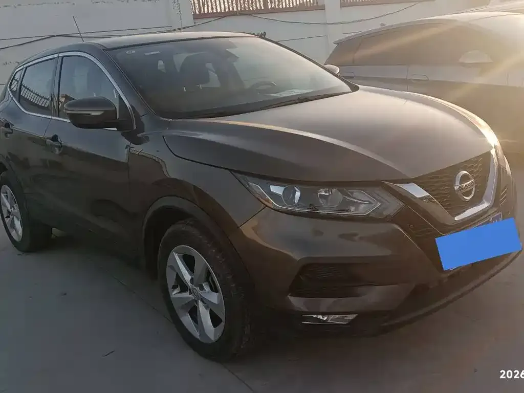 Nissan Qashqai — фото 1