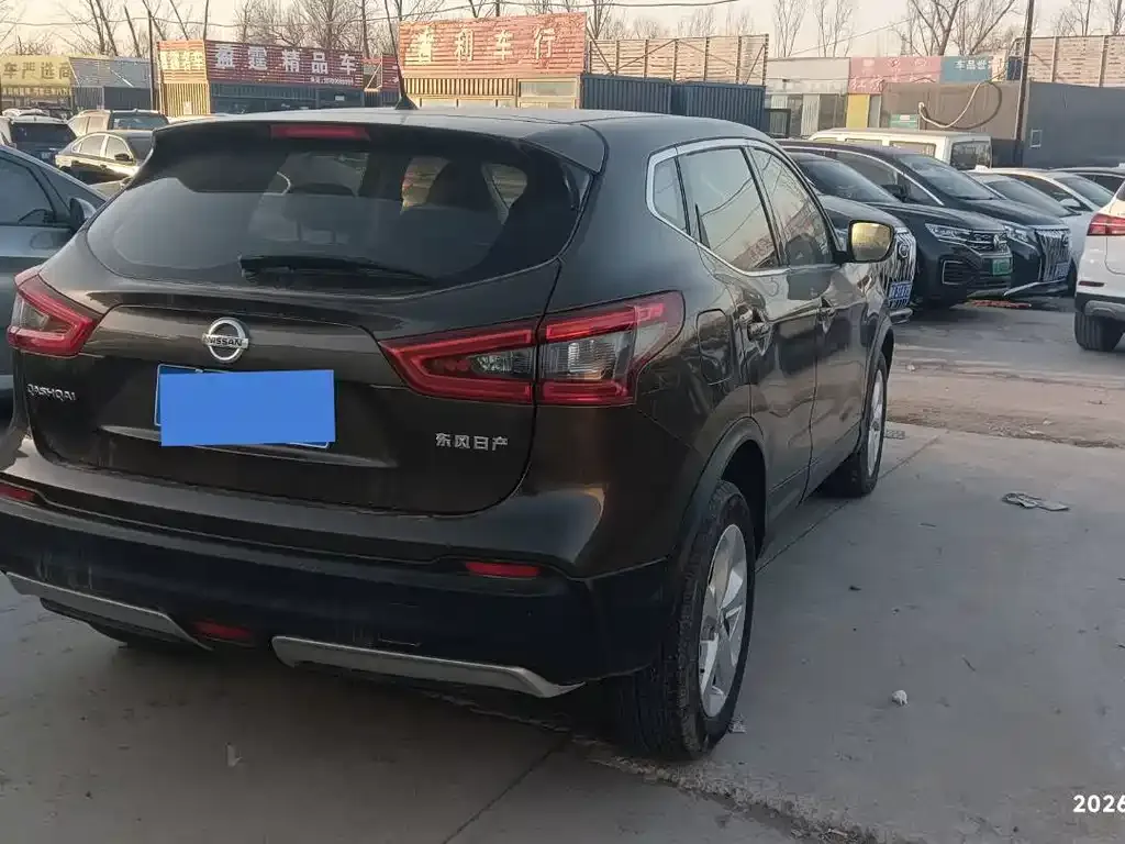 Nissan Qashqai — фото 7