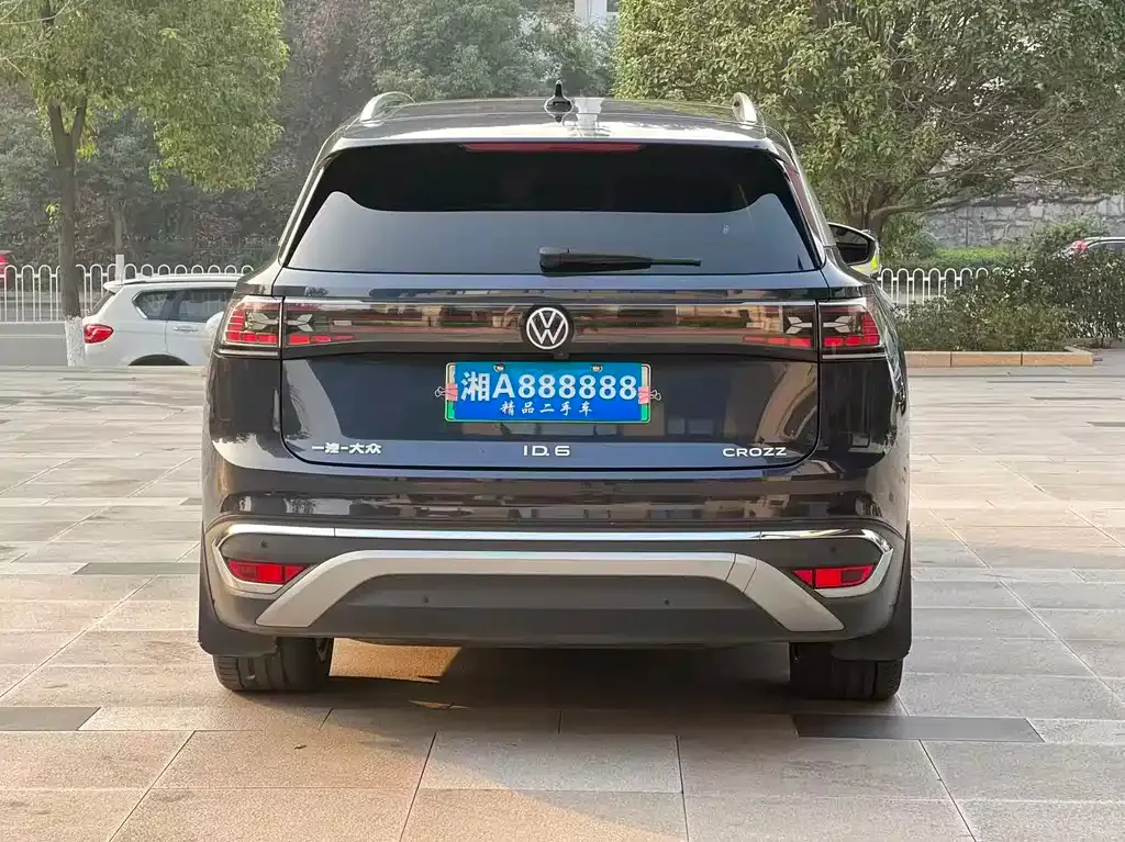 Volkswagen ID.6 Crozz — фото 10