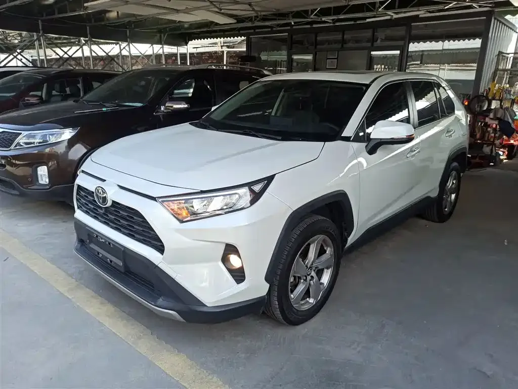 Toyota RAV4 2021 из CN, фото 1