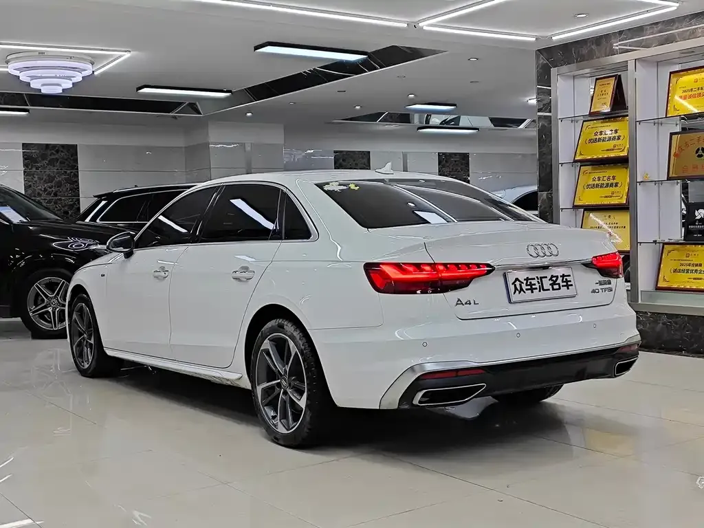 Audi A4L — фото 5