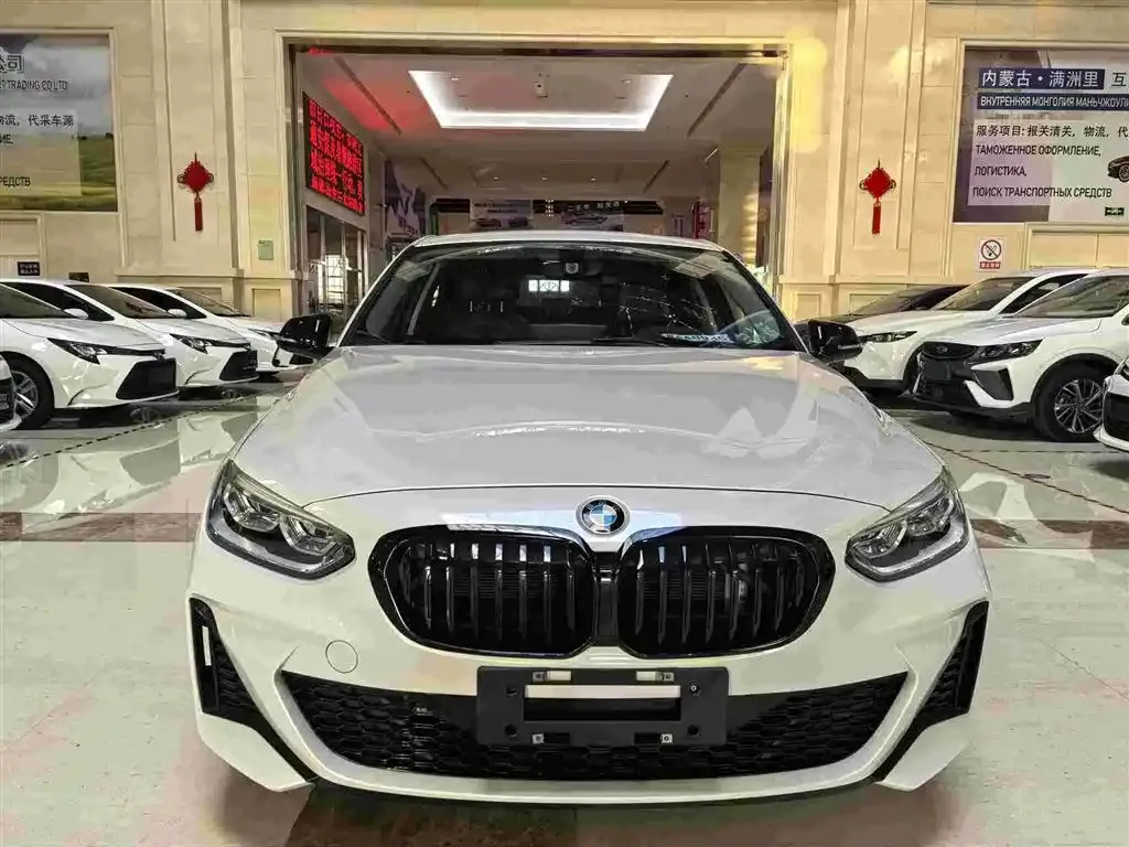 BMW 1 Series 2022 из CN, фото 2