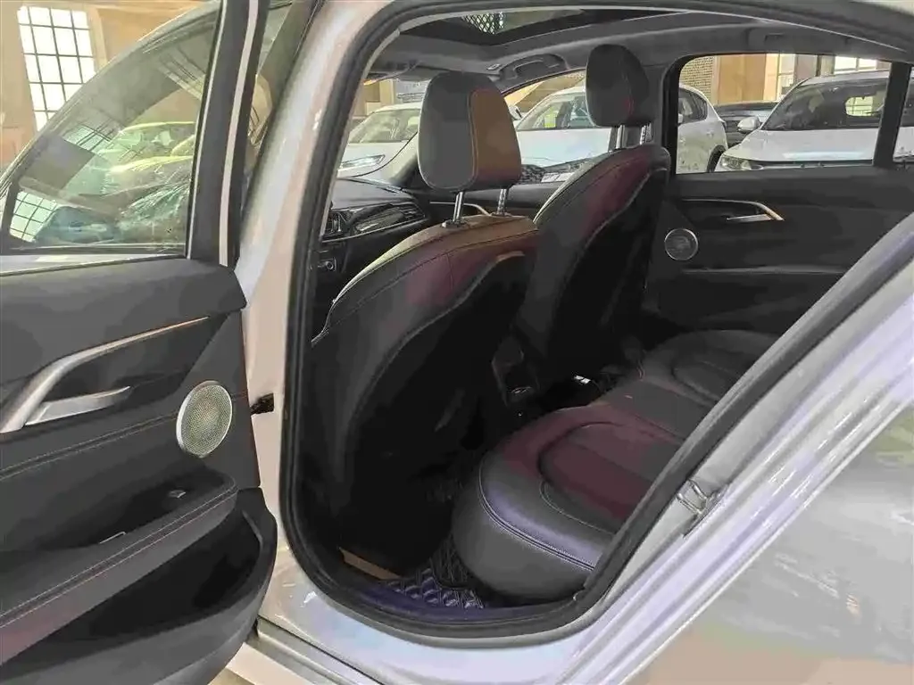 BMW 1 Series 2022 из CN, фото 6