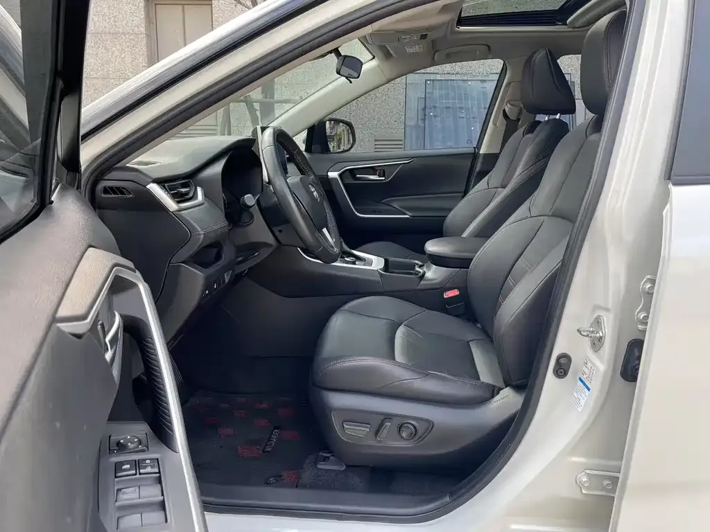 Toyota Wildlander New Energy 2021 из CN, фото 4