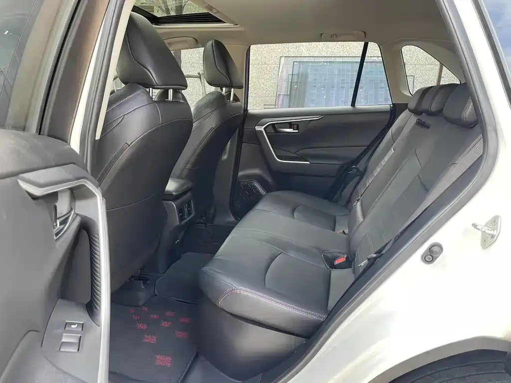 Toyota Wildlander New Energy 2021 из CN, фото 5