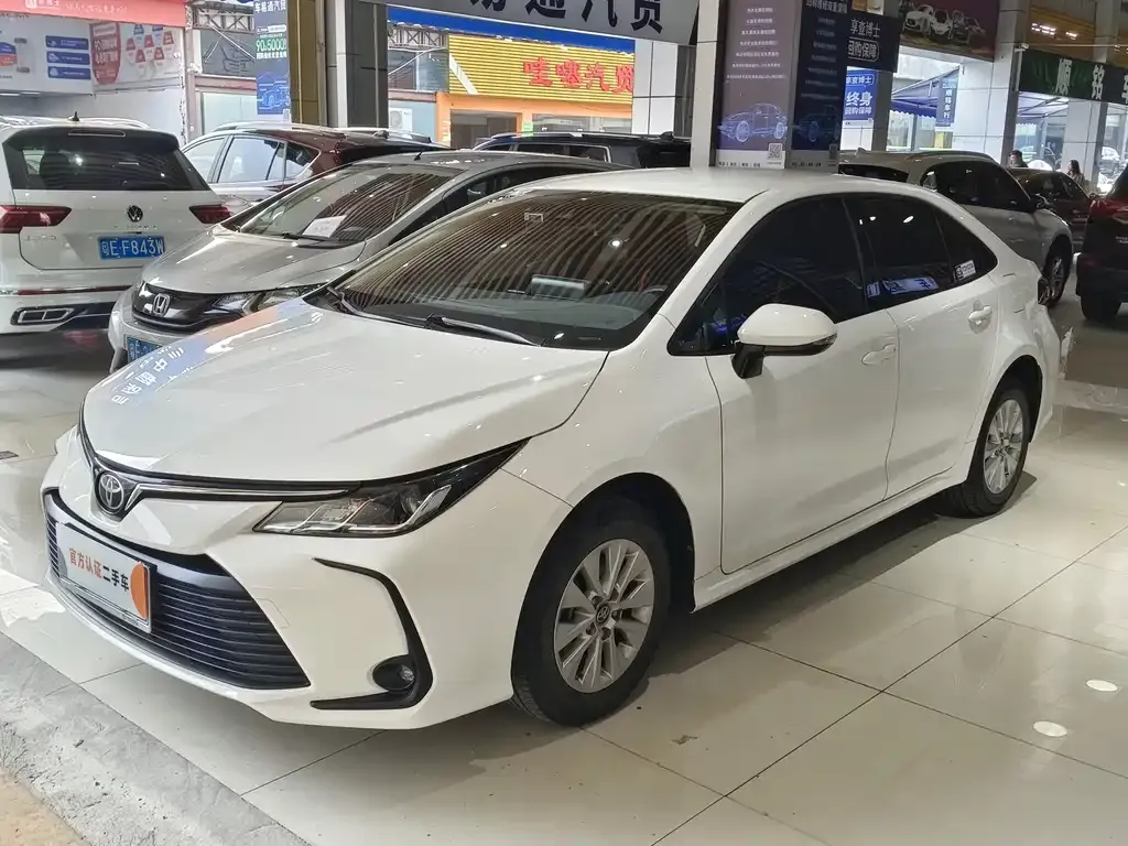 Toyota Corolla 2022 из CN, фото 1