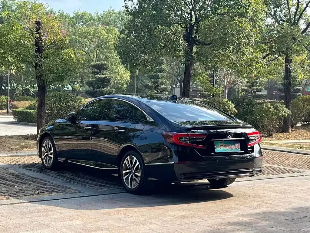 Honda Accord — фото 4