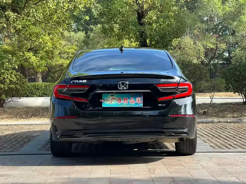Honda Accord — фото 10