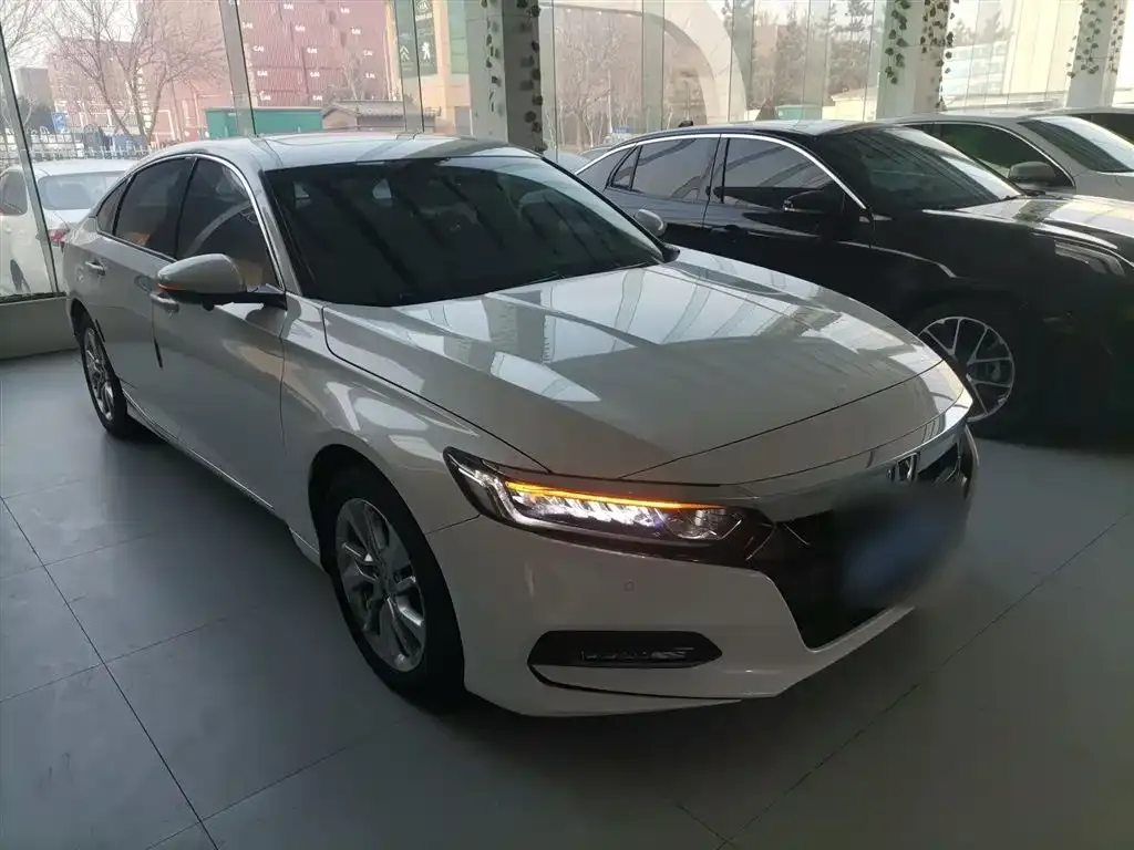 Honda Accord — фото 4