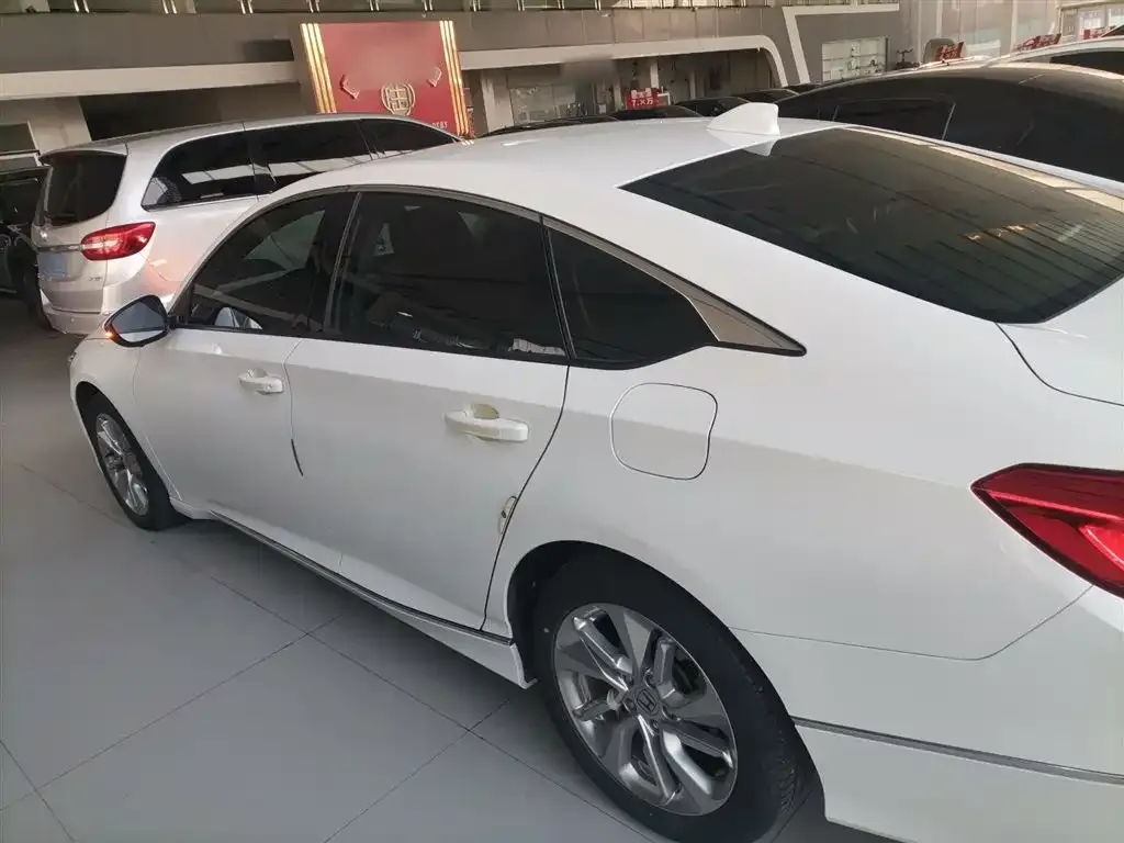 Honda Accord — фото 5