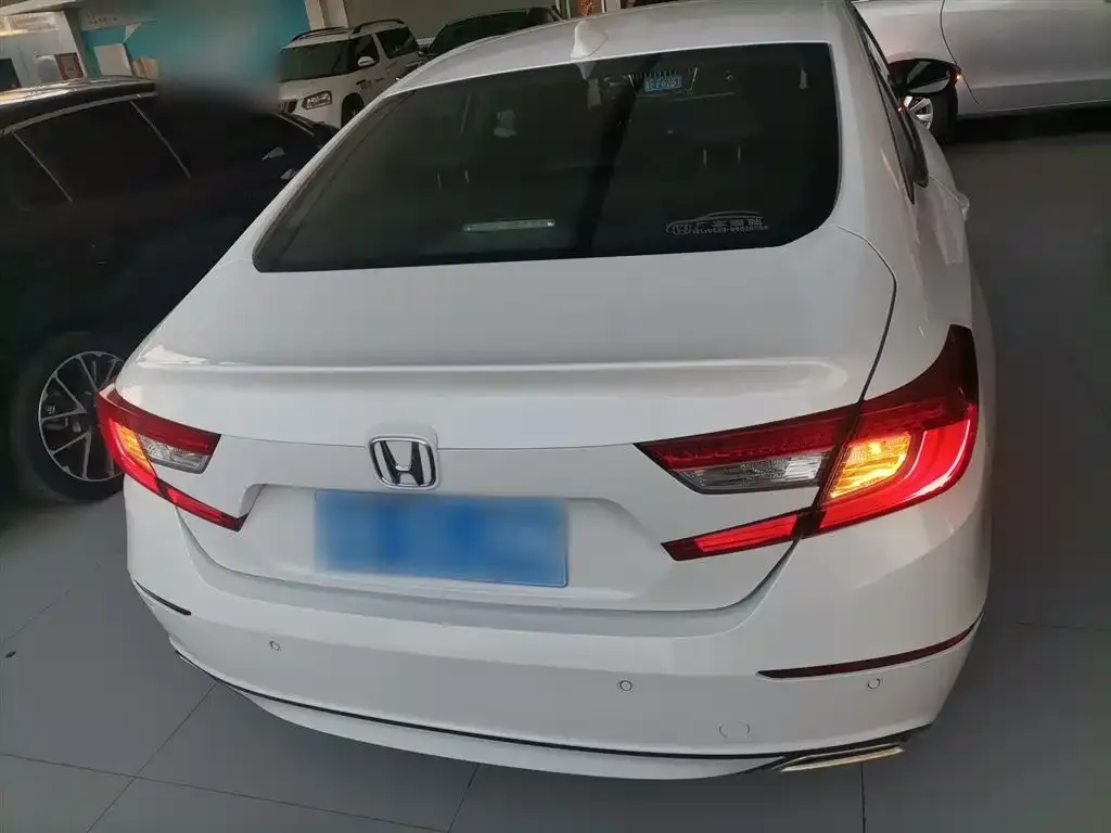Honda Accord — фото 6