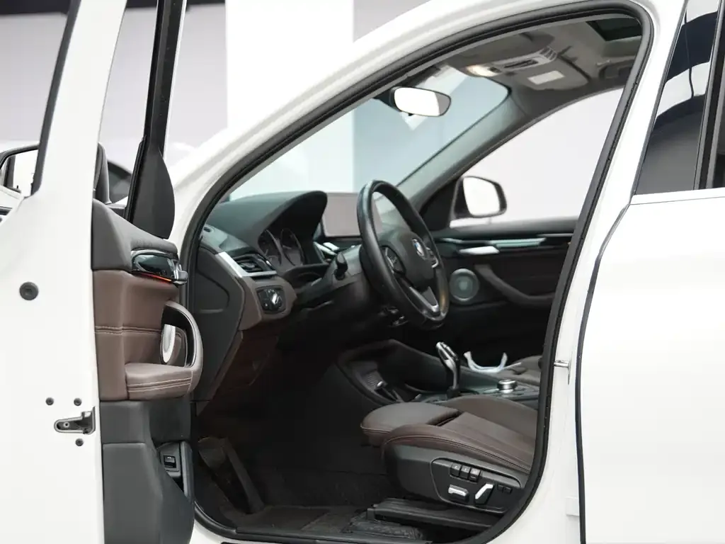 BMW X1 2022 из CN, фото 8