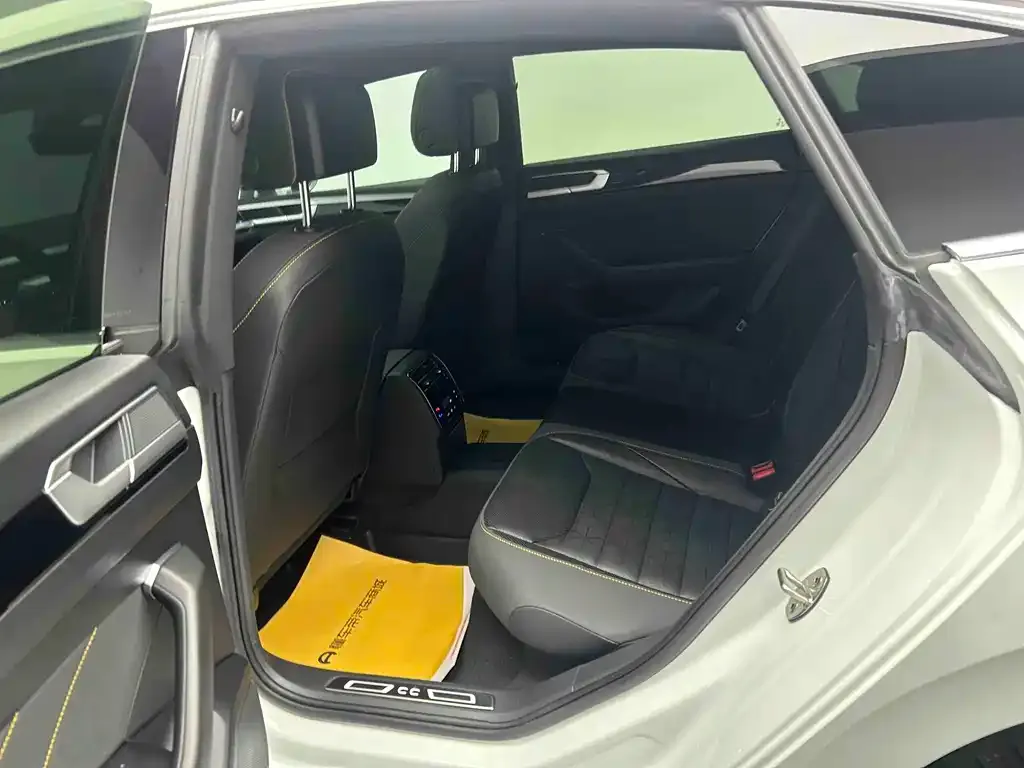 Volkswagen CC 2022 из CN, фото 4