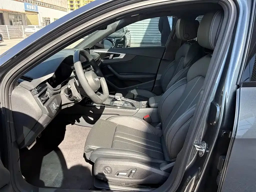 Audi A4L 2024 из CN, фото 8