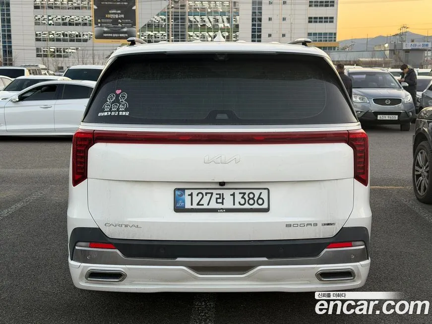 Kia Carnival — фото 4