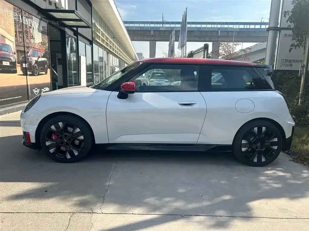 MINI JCW Electric 2026 из CN, фото 3