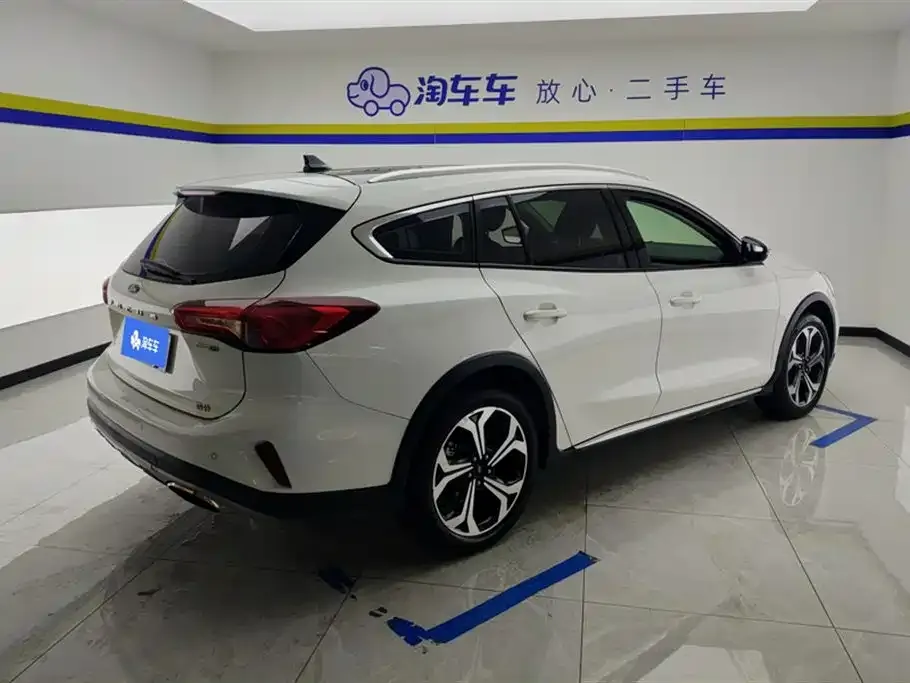 Ford Focus 2021 из CN, фото 8