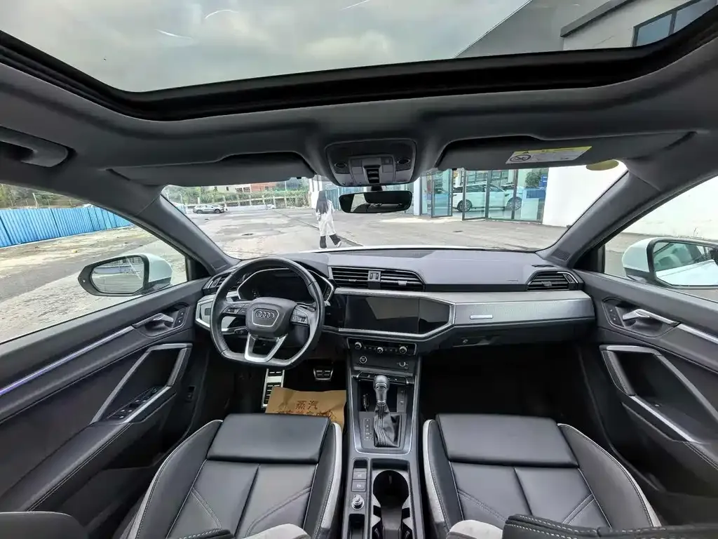 Audi Q3 2024 из CN, фото 2