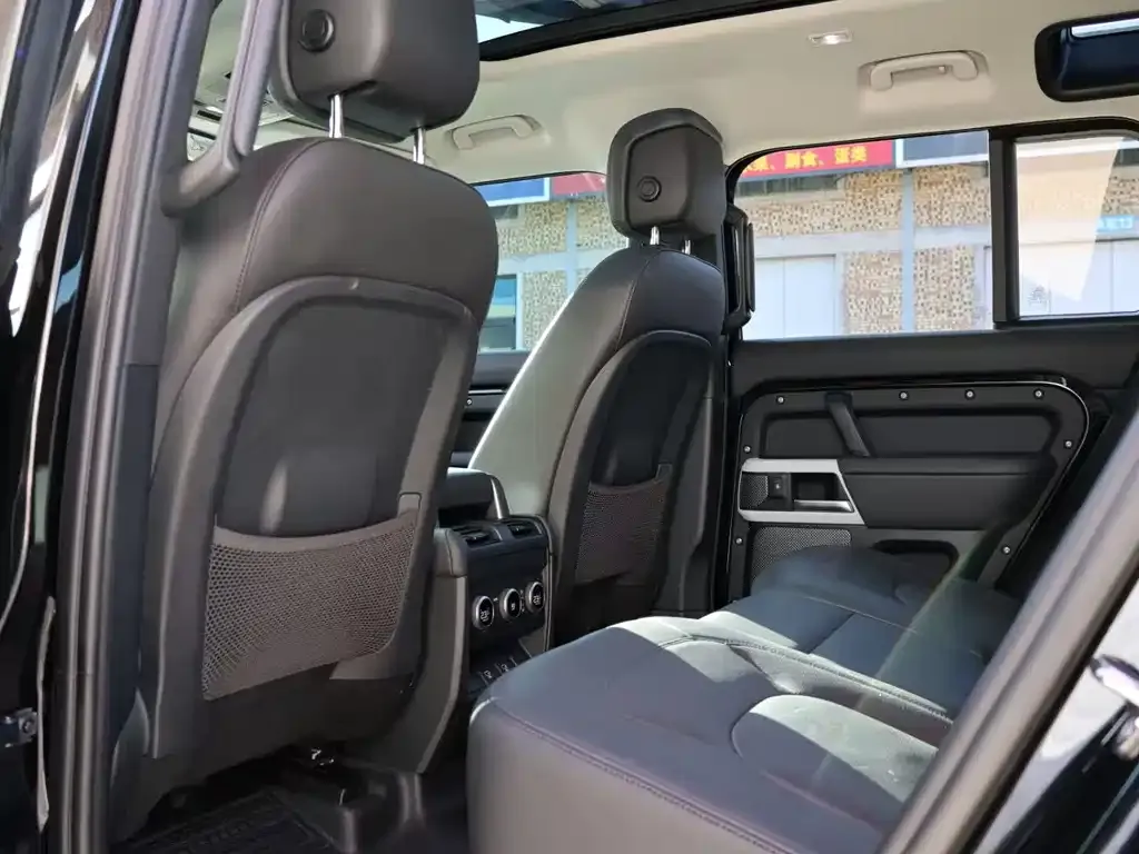 Land Rover Defender 2024 из CN, фото 3