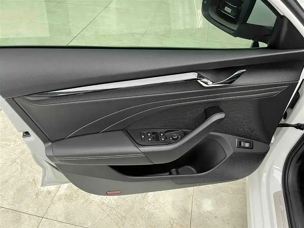 Skoda Octavia 2024 из CN, фото 8