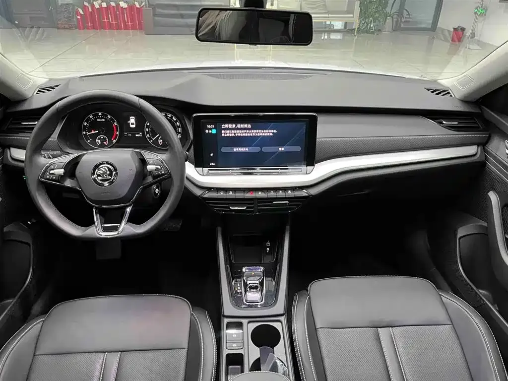 Skoda Octavia 2024 из CN, фото 4